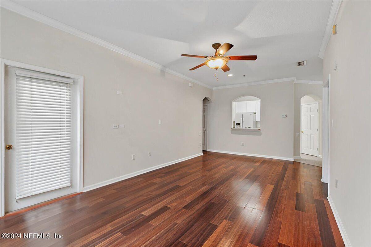 7990 BAYMEADOWS Road E, 1024