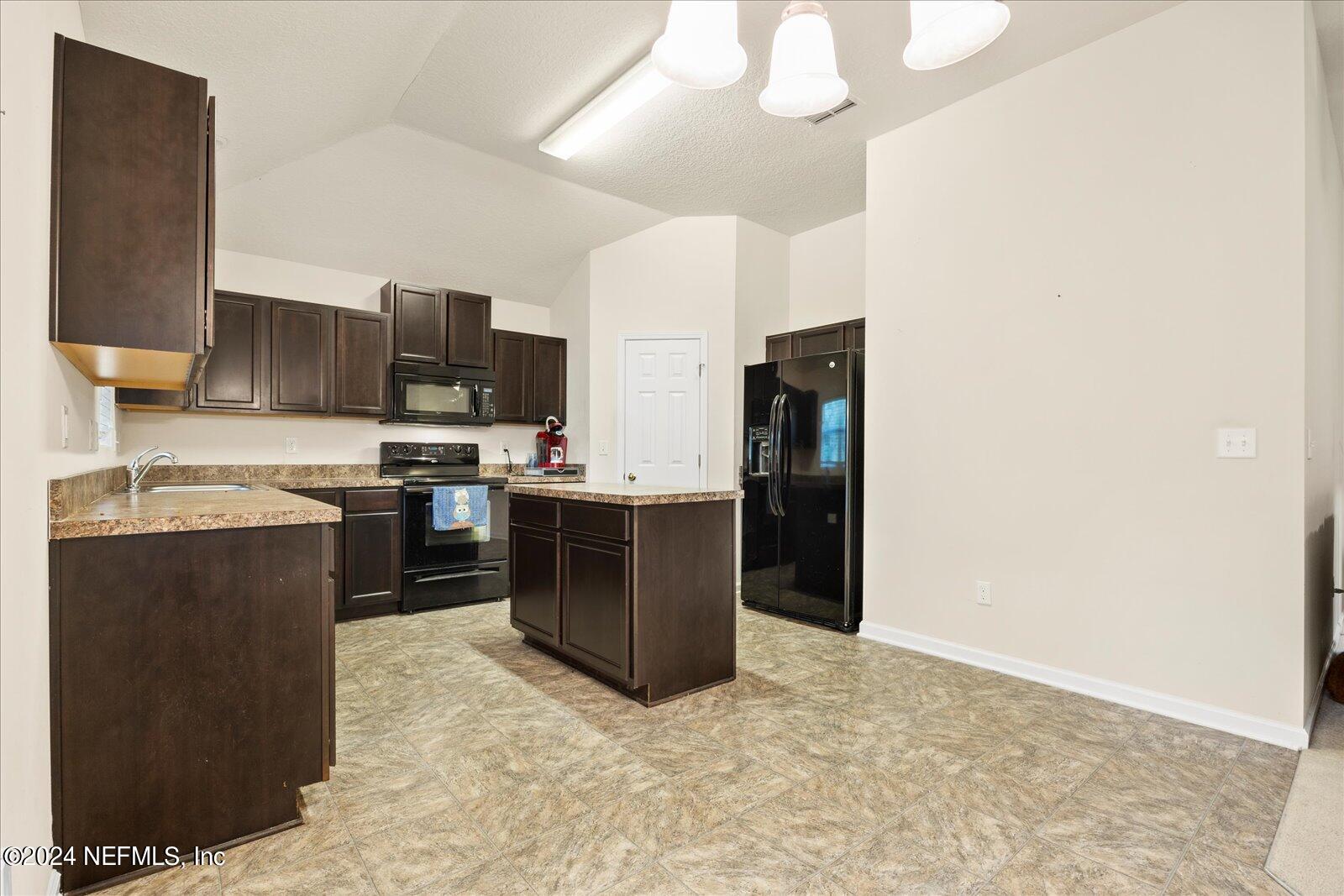 15831 DALLAS CREEK Court