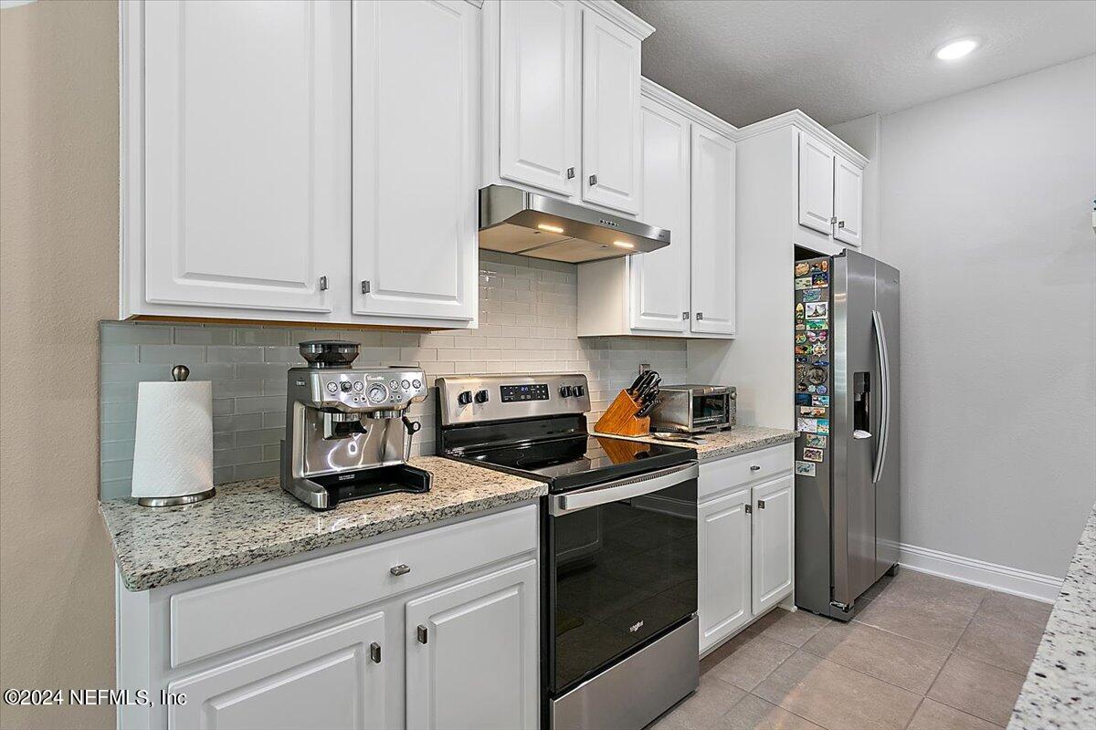 14029 MOLINA Drive