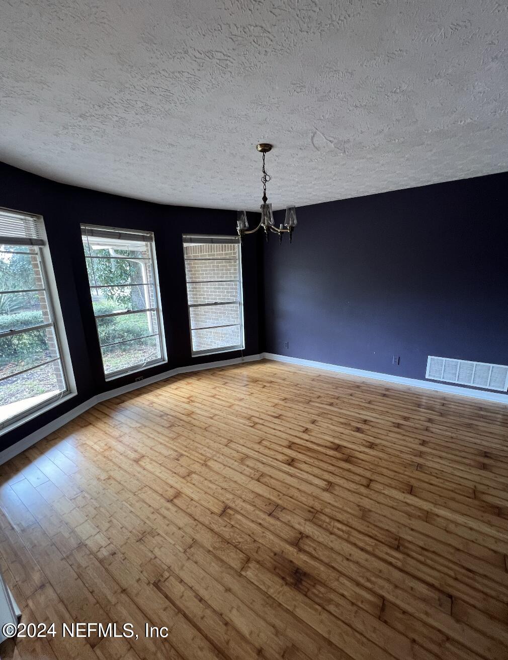 2002 EPSILON Court