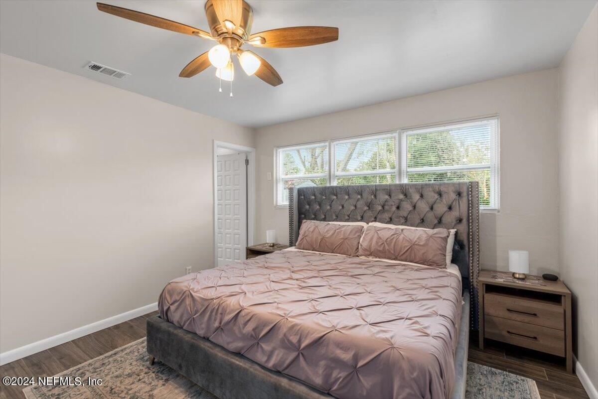5317 OAK FOREST Drive