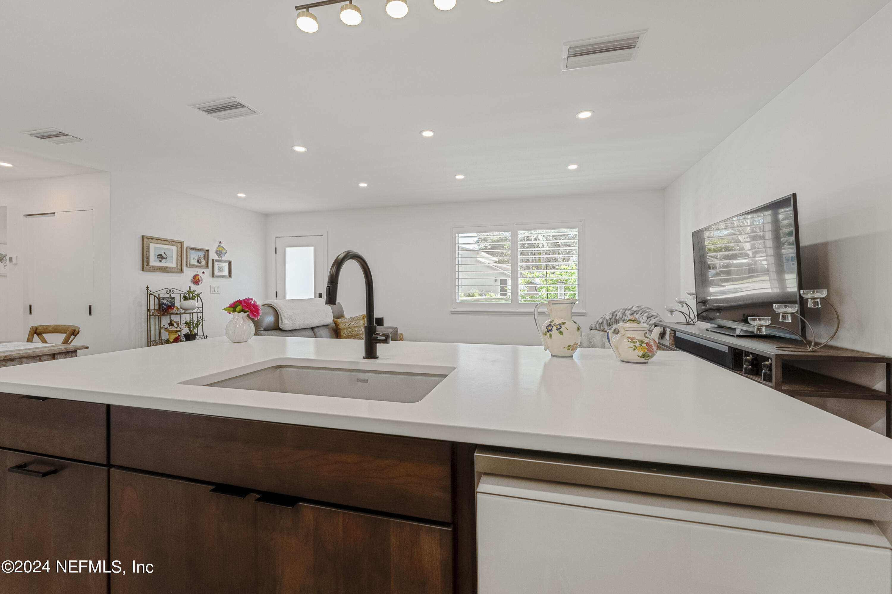 284 CORAL Way
