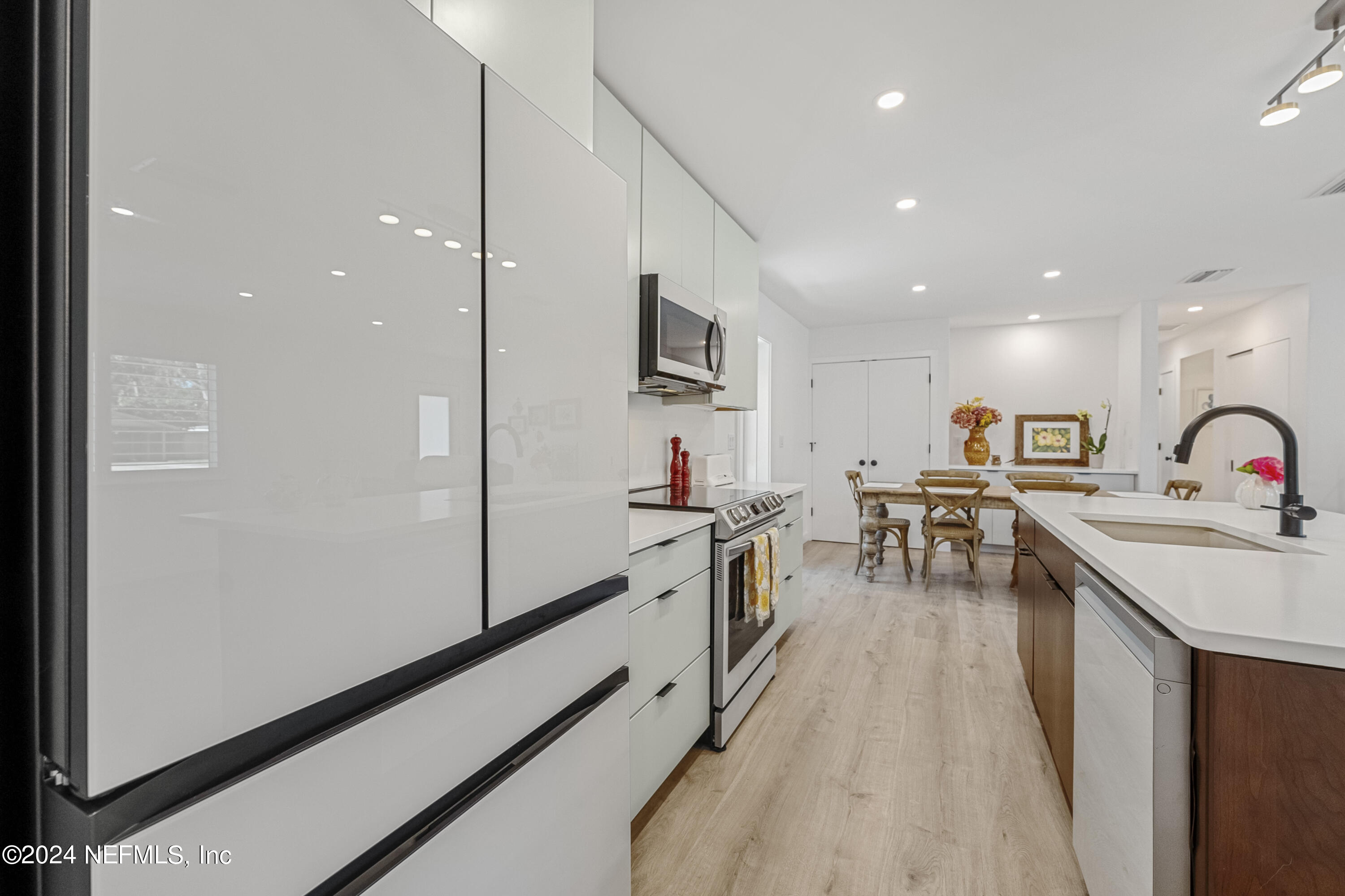 284 CORAL Way