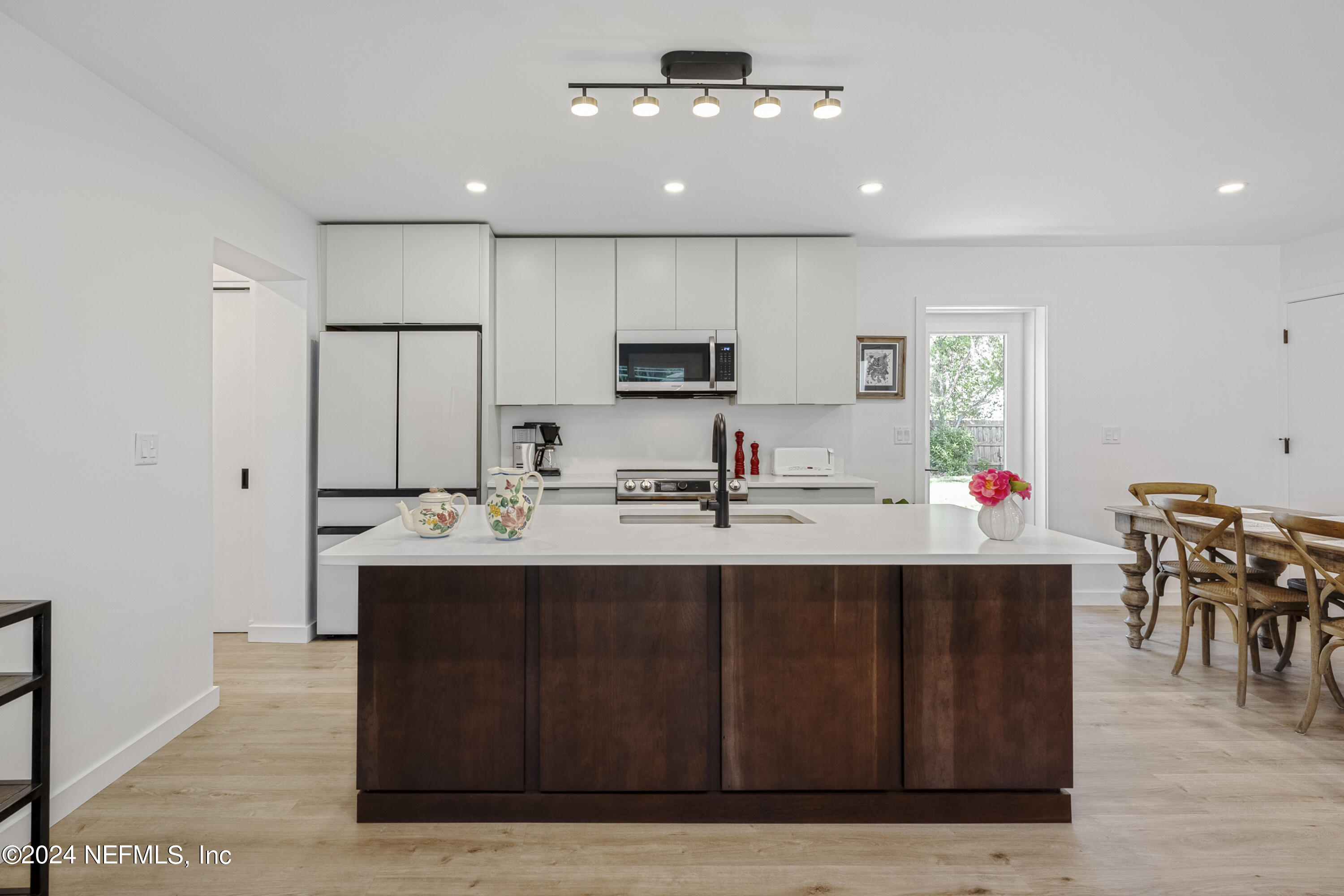 284 CORAL Way