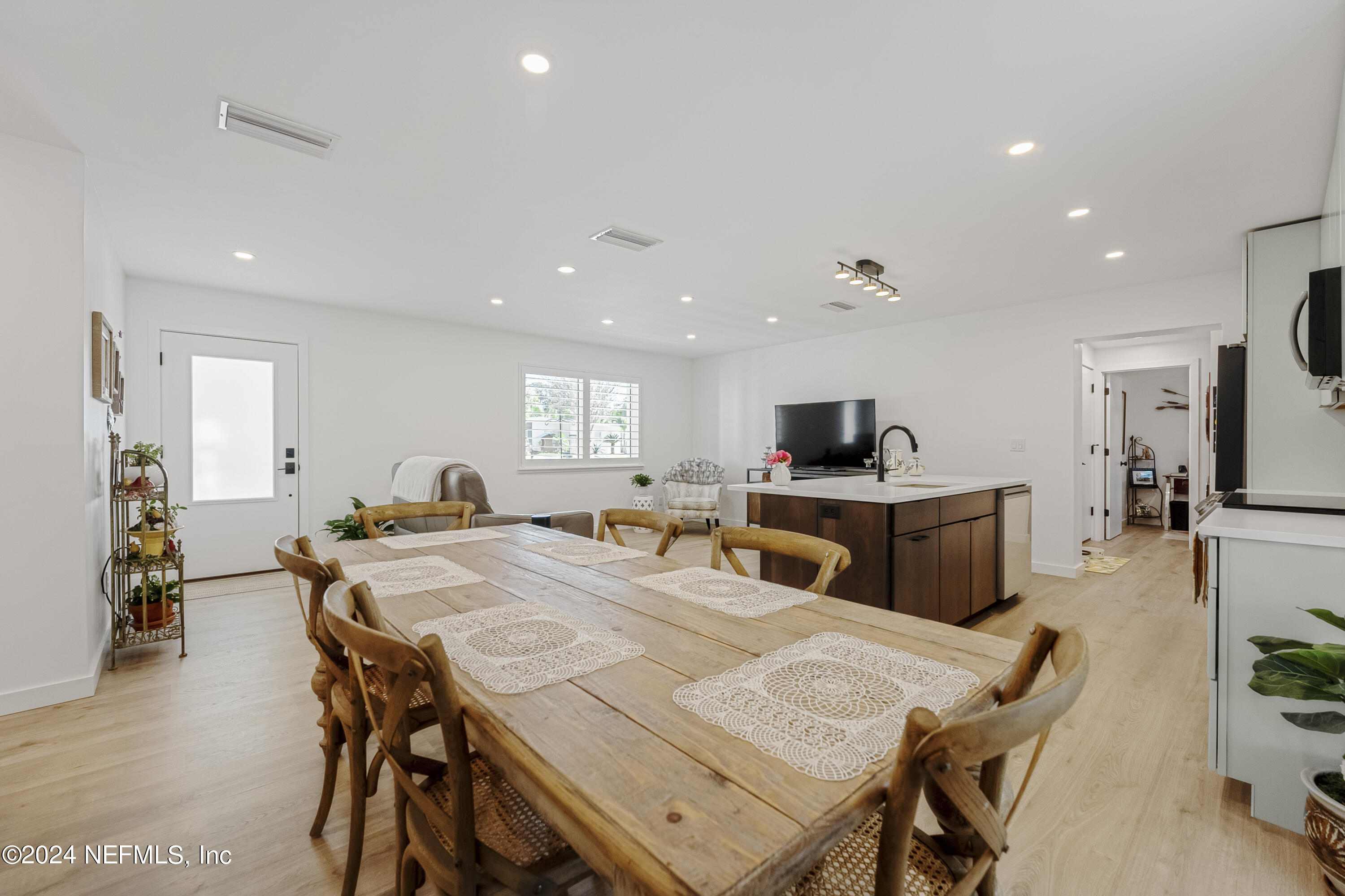 284 CORAL Way