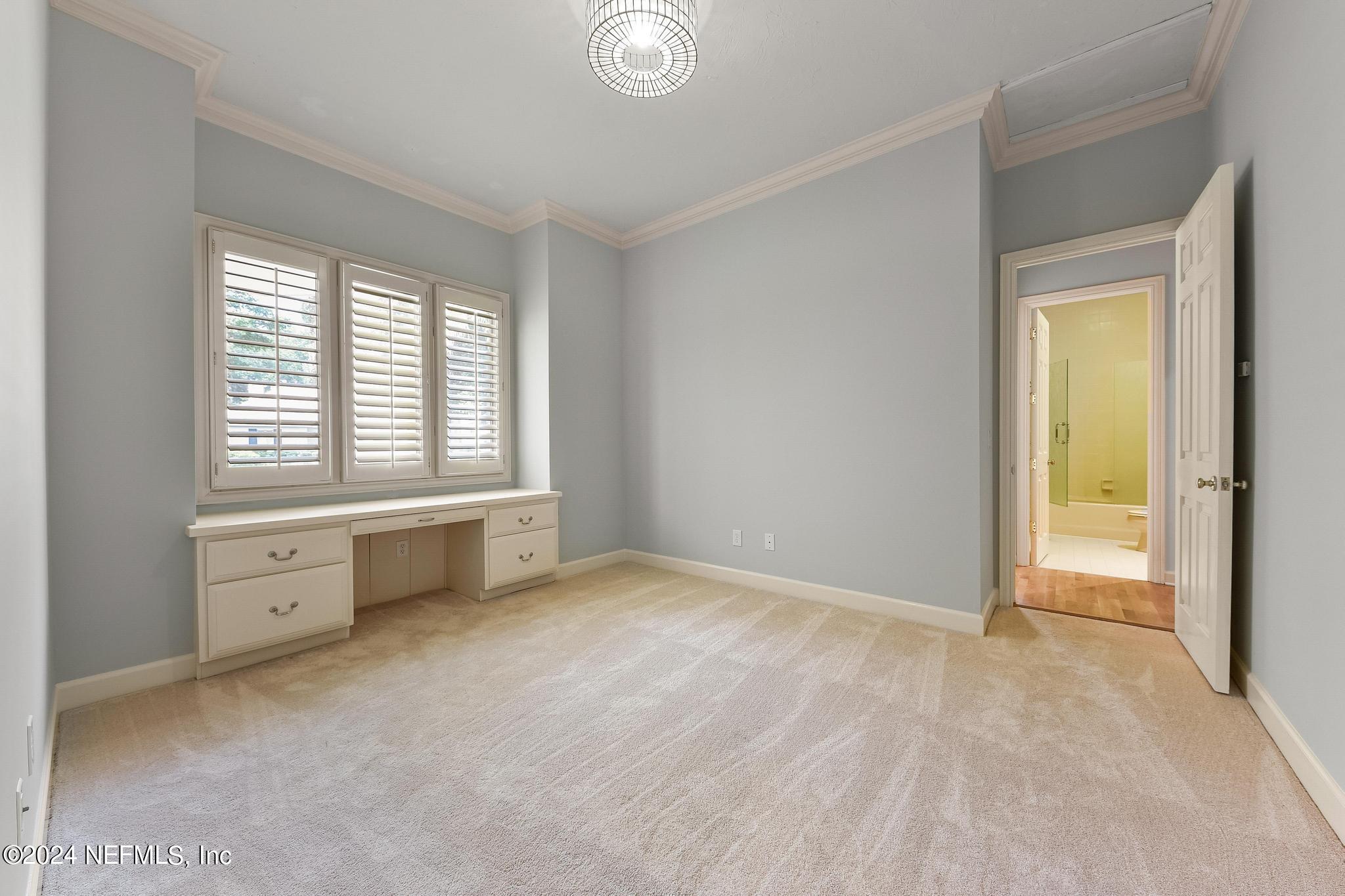 6823 LINFORD Lane
