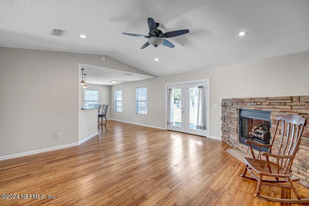 3308 THUNDER Road