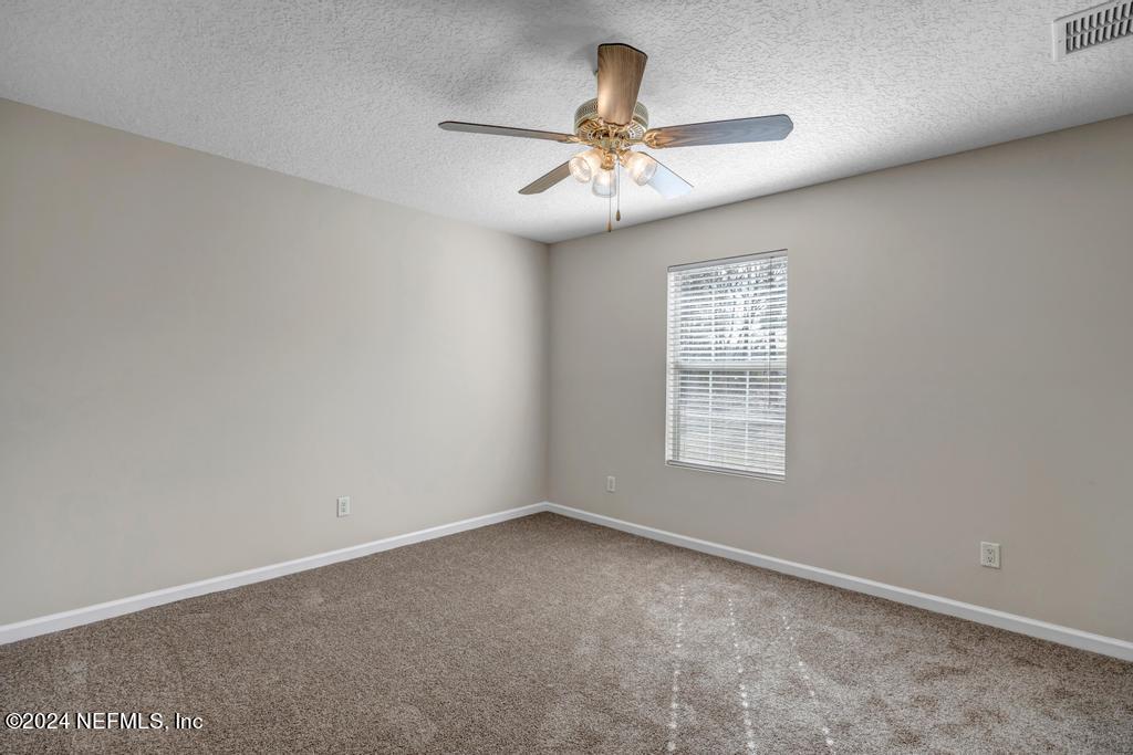 3308 THUNDER Road