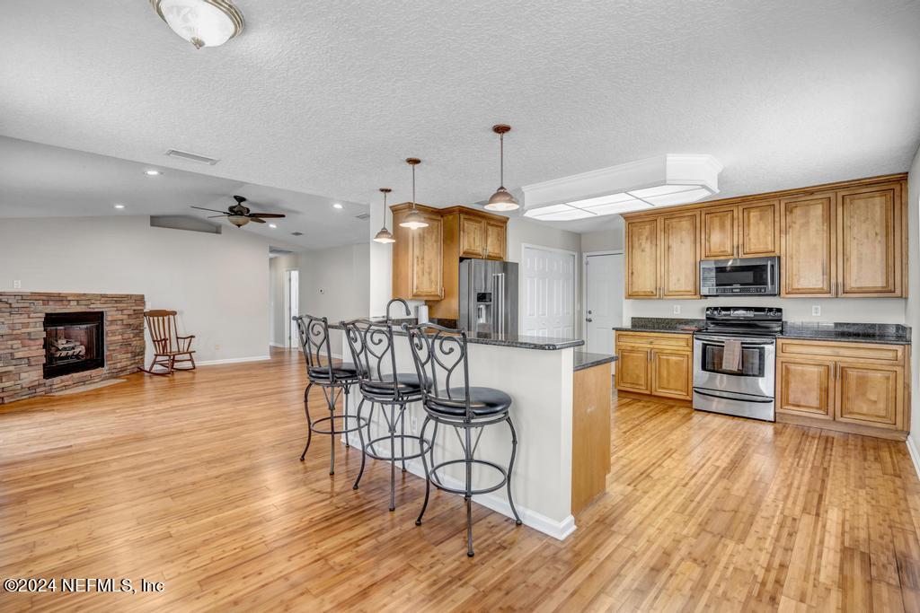 3308 THUNDER Road