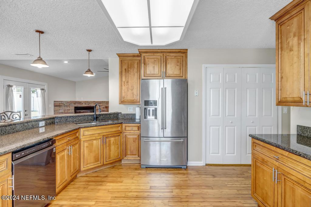 3308 THUNDER Road