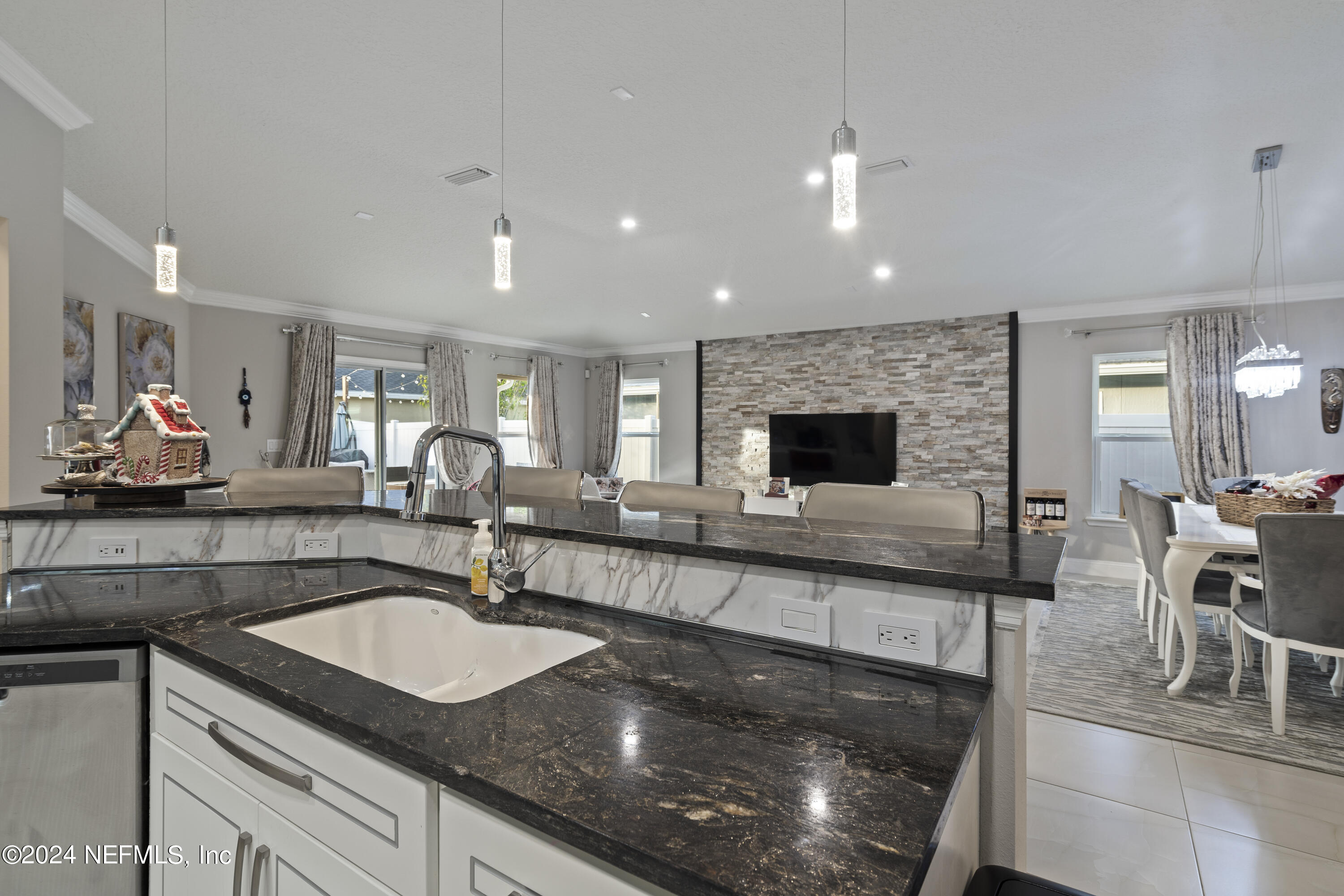 12392 ACOSTA OAKS Drive