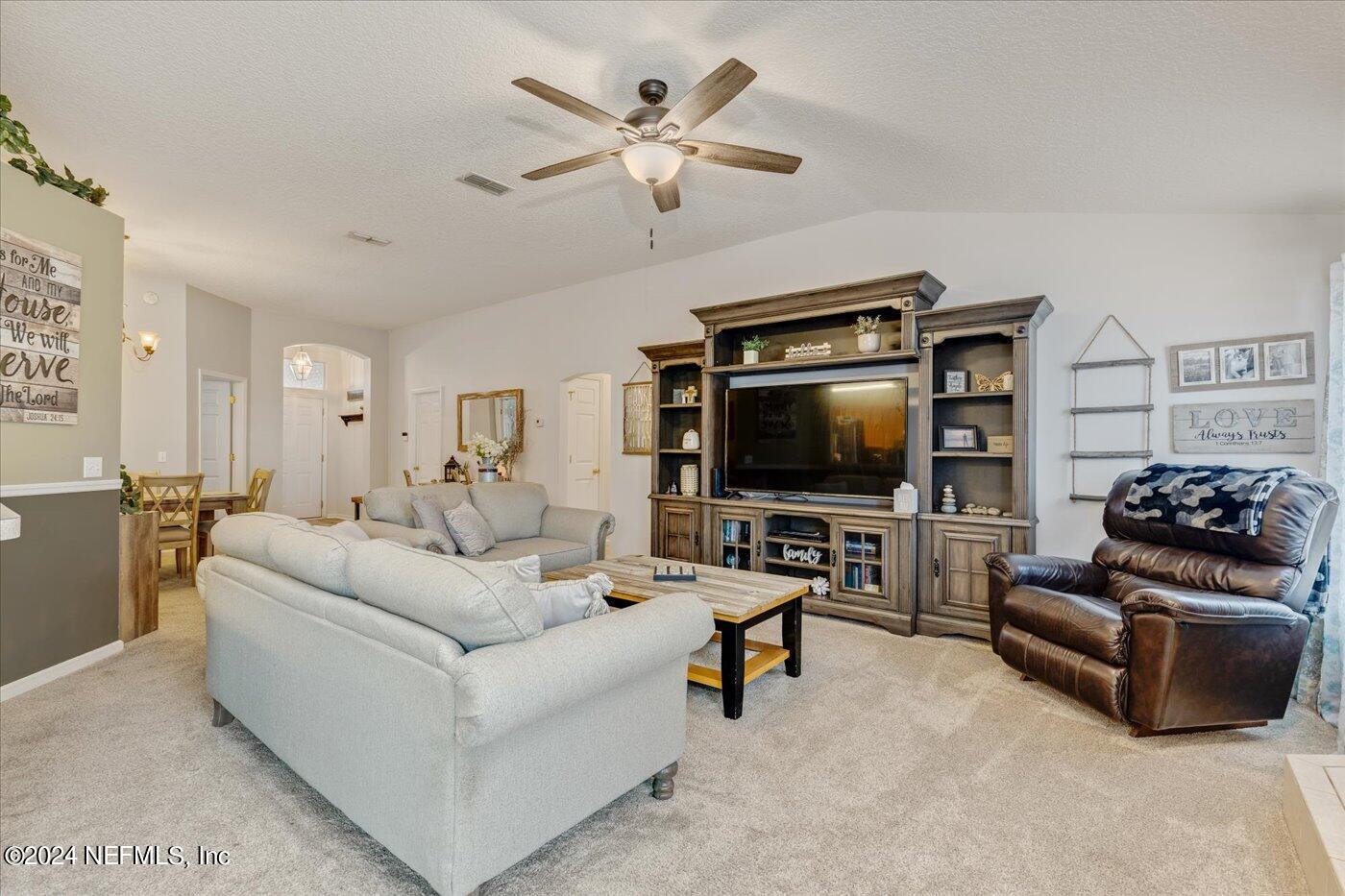 371 SUMMIT Drive