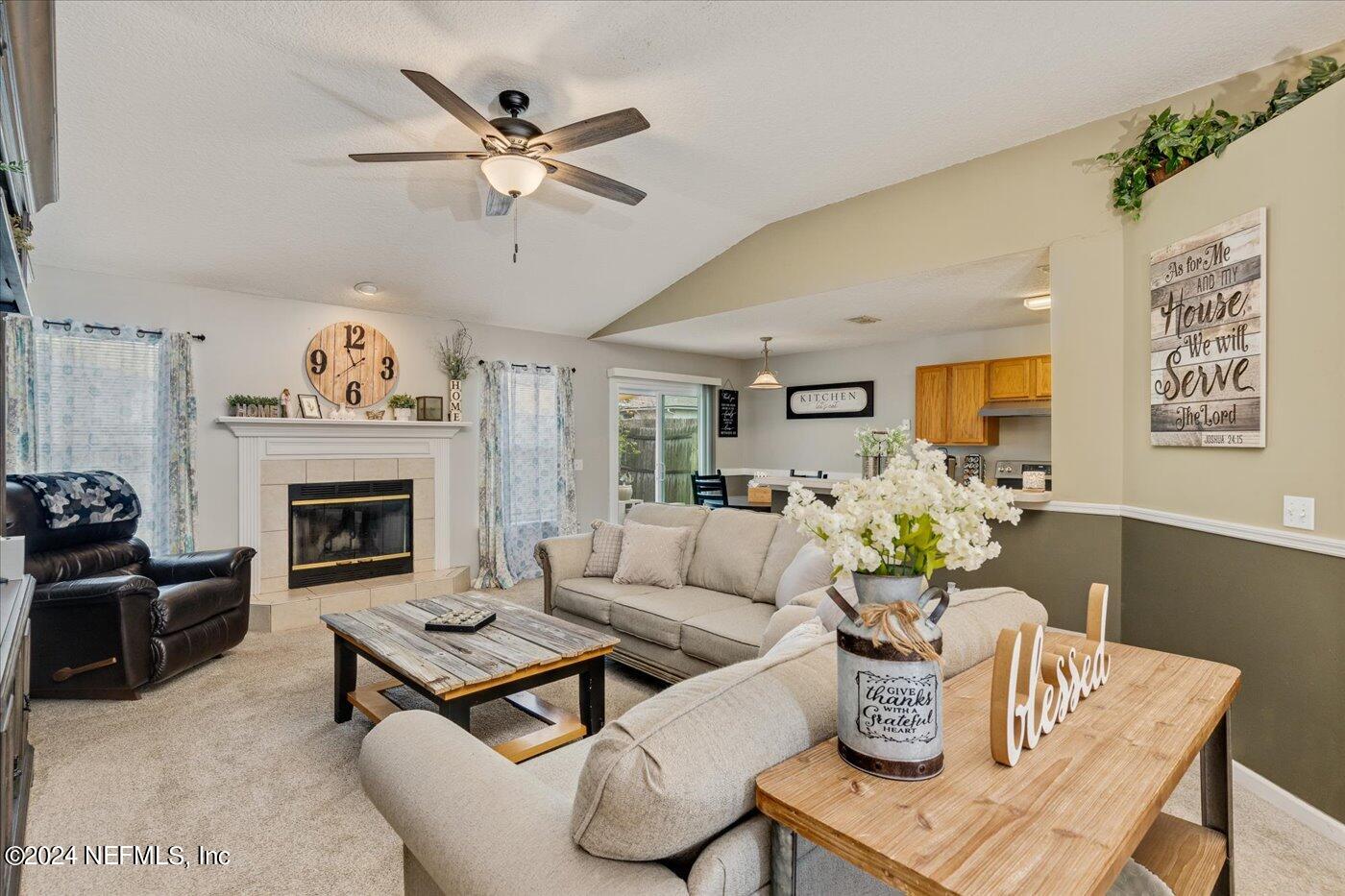 371 SUMMIT Drive
