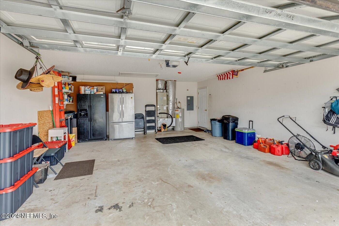 371 SUMMIT Drive