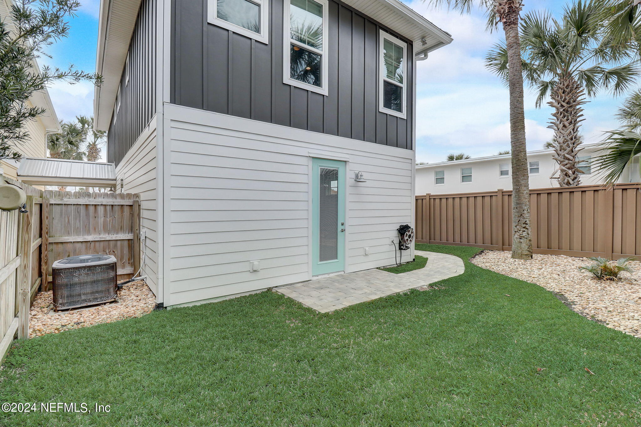 1017 2ND Street N