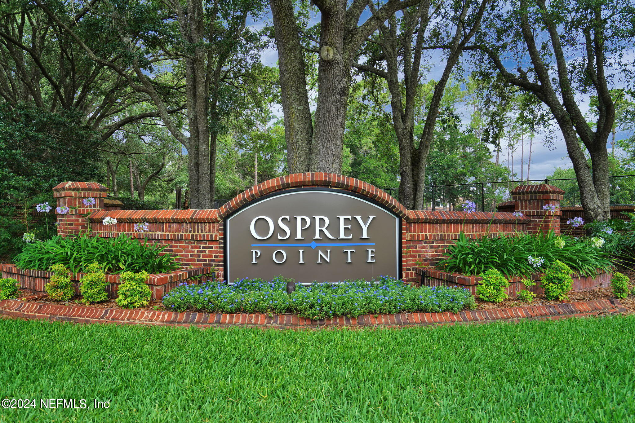 13411 FOXHAVEN Drive N