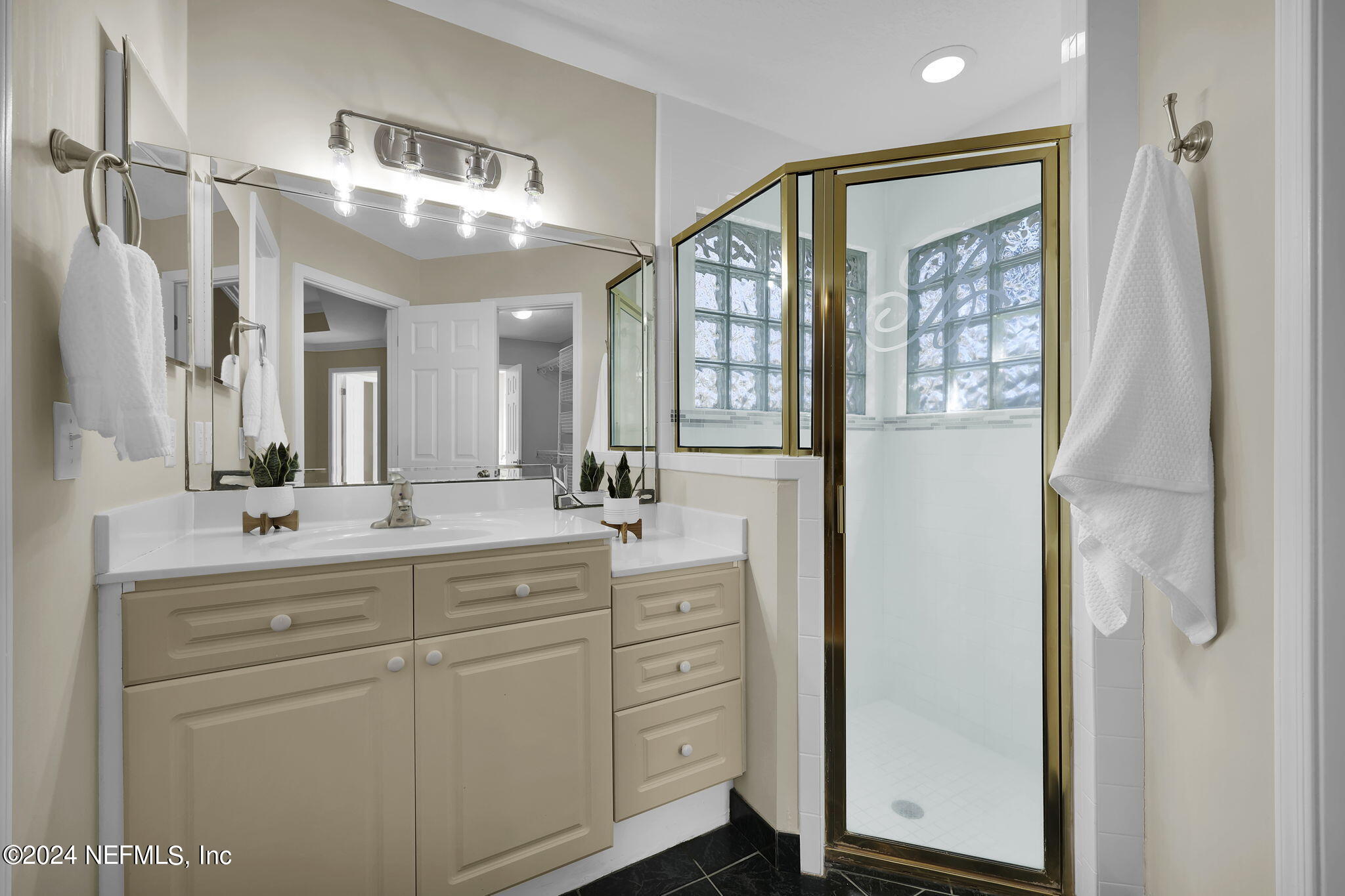 13411 FOXHAVEN Drive N