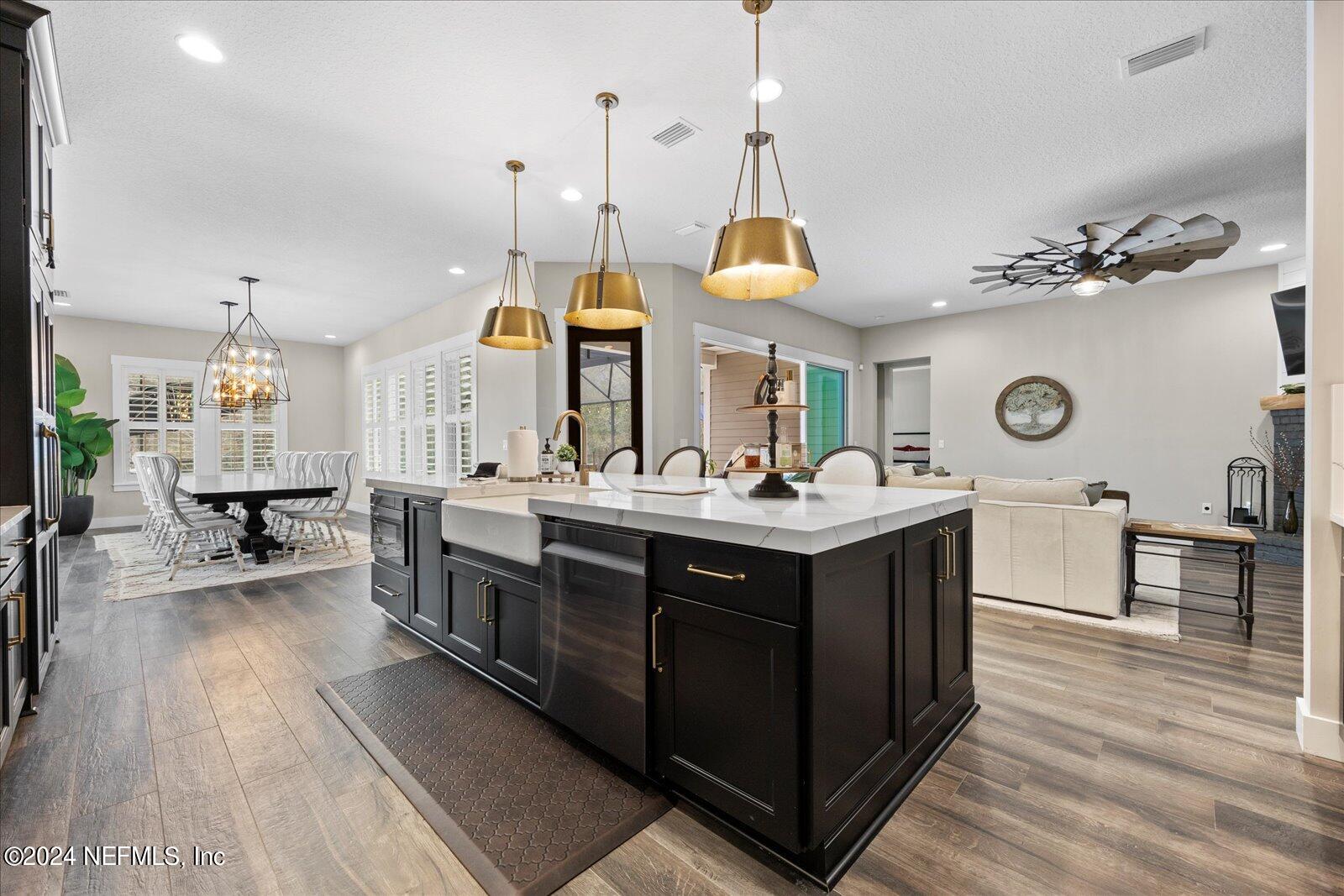 433 BACK CREEK Drive