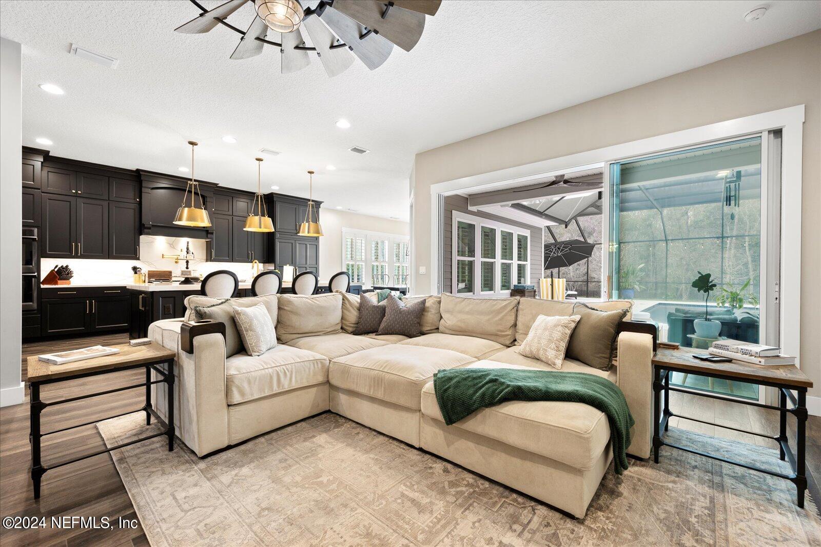 433 BACK CREEK Drive