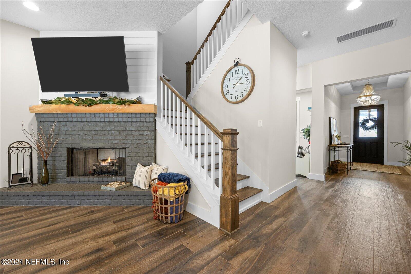 433 BACK CREEK Drive