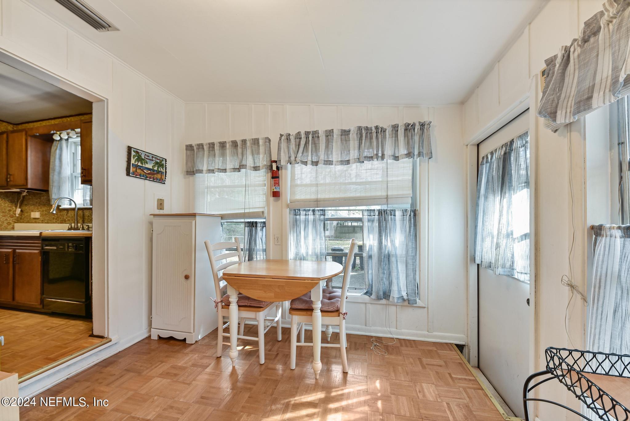 6066 HORSESHOE Drive