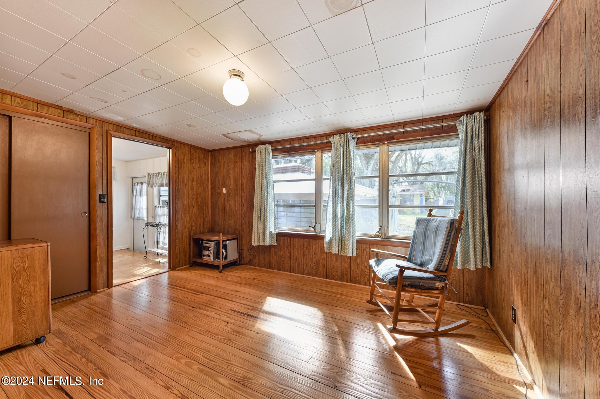 6066 HORSESHOE Drive