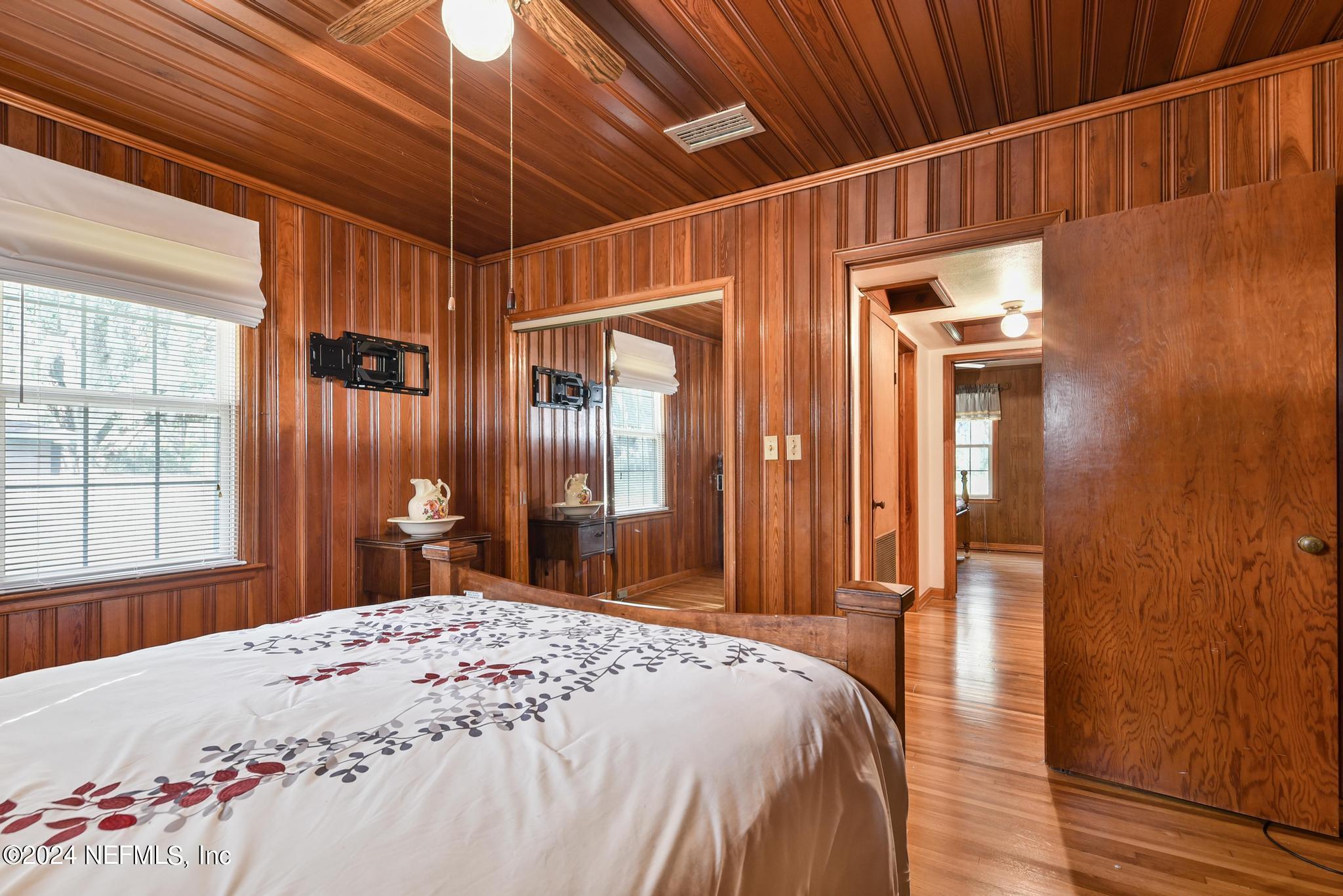 6066 HORSESHOE Drive