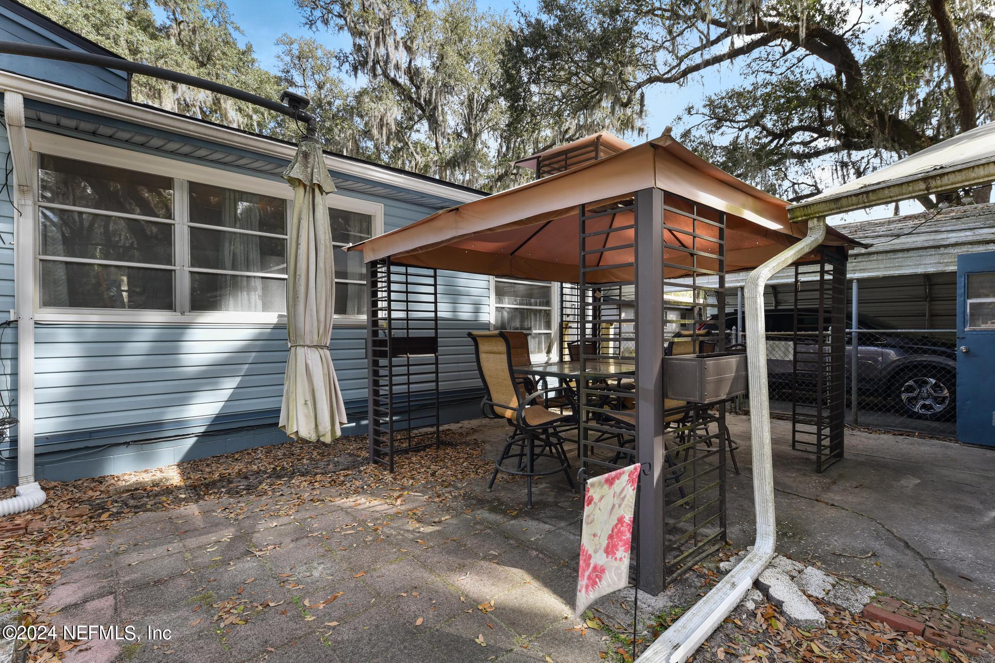 6066 HORSESHOE Drive