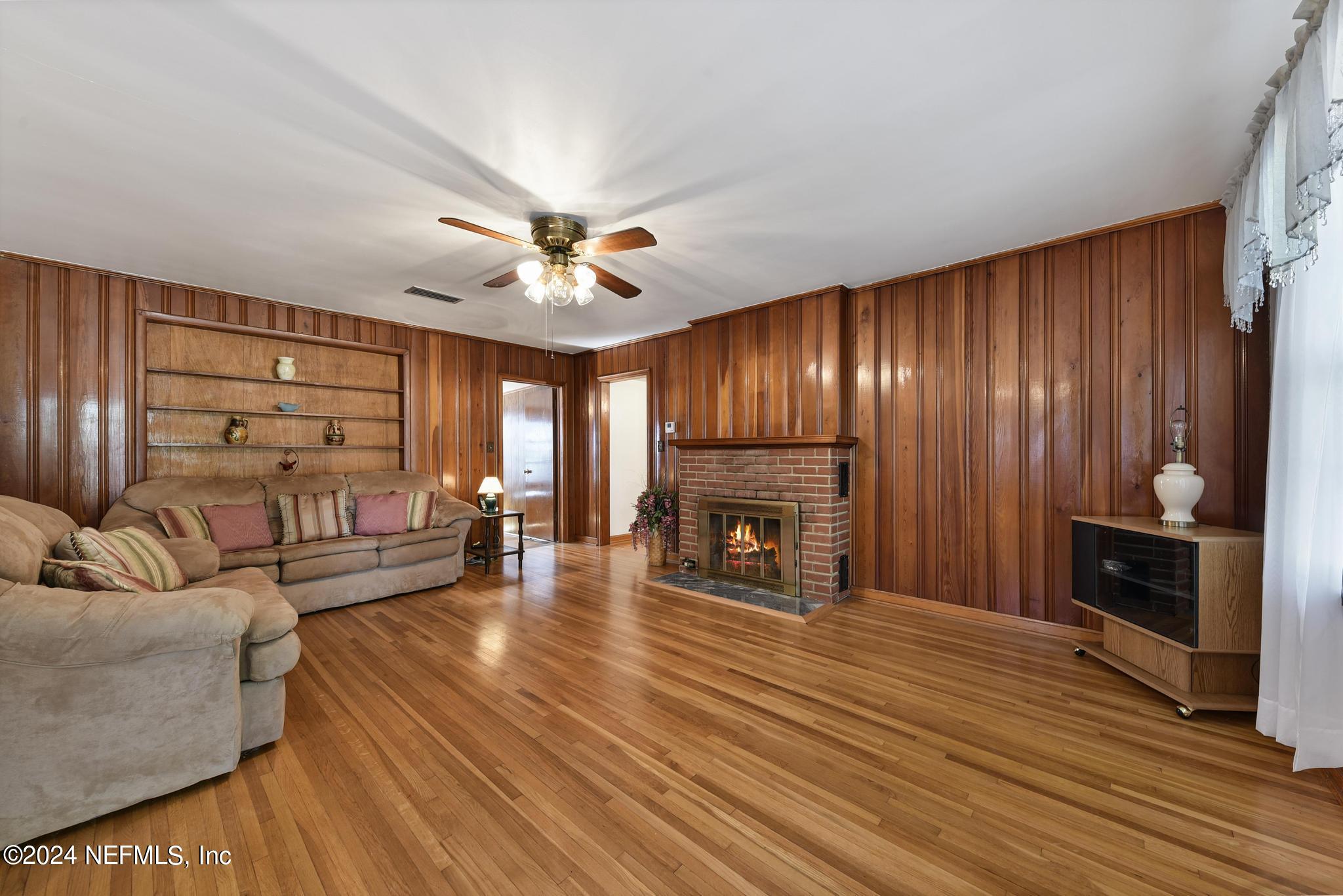 6066 HORSESHOE Drive