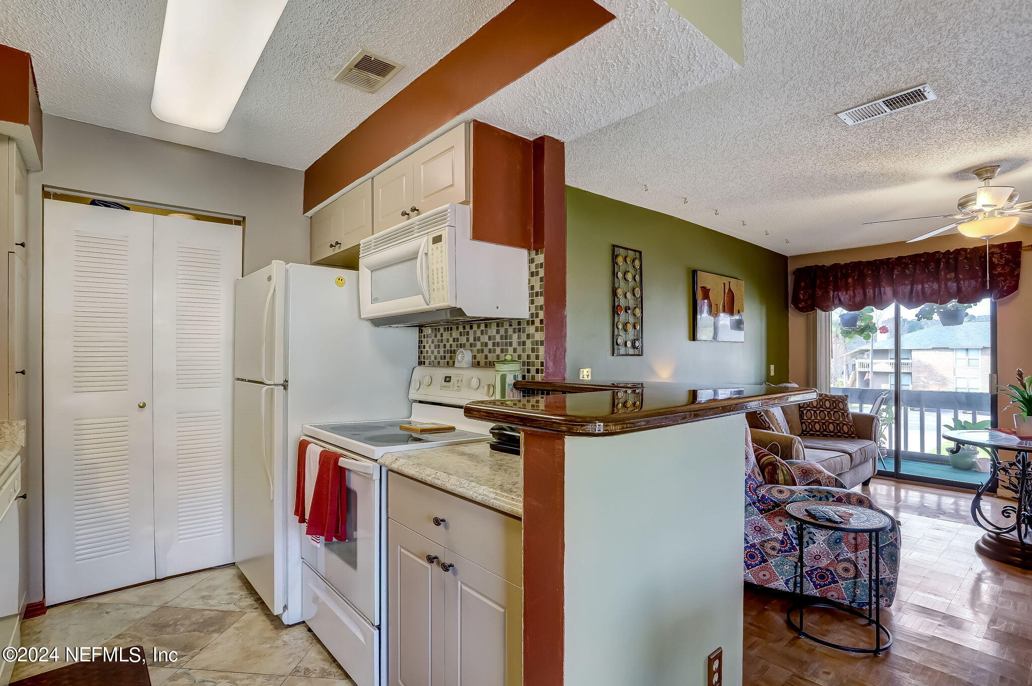 10200 BELLE RIVE Boulevard, 192