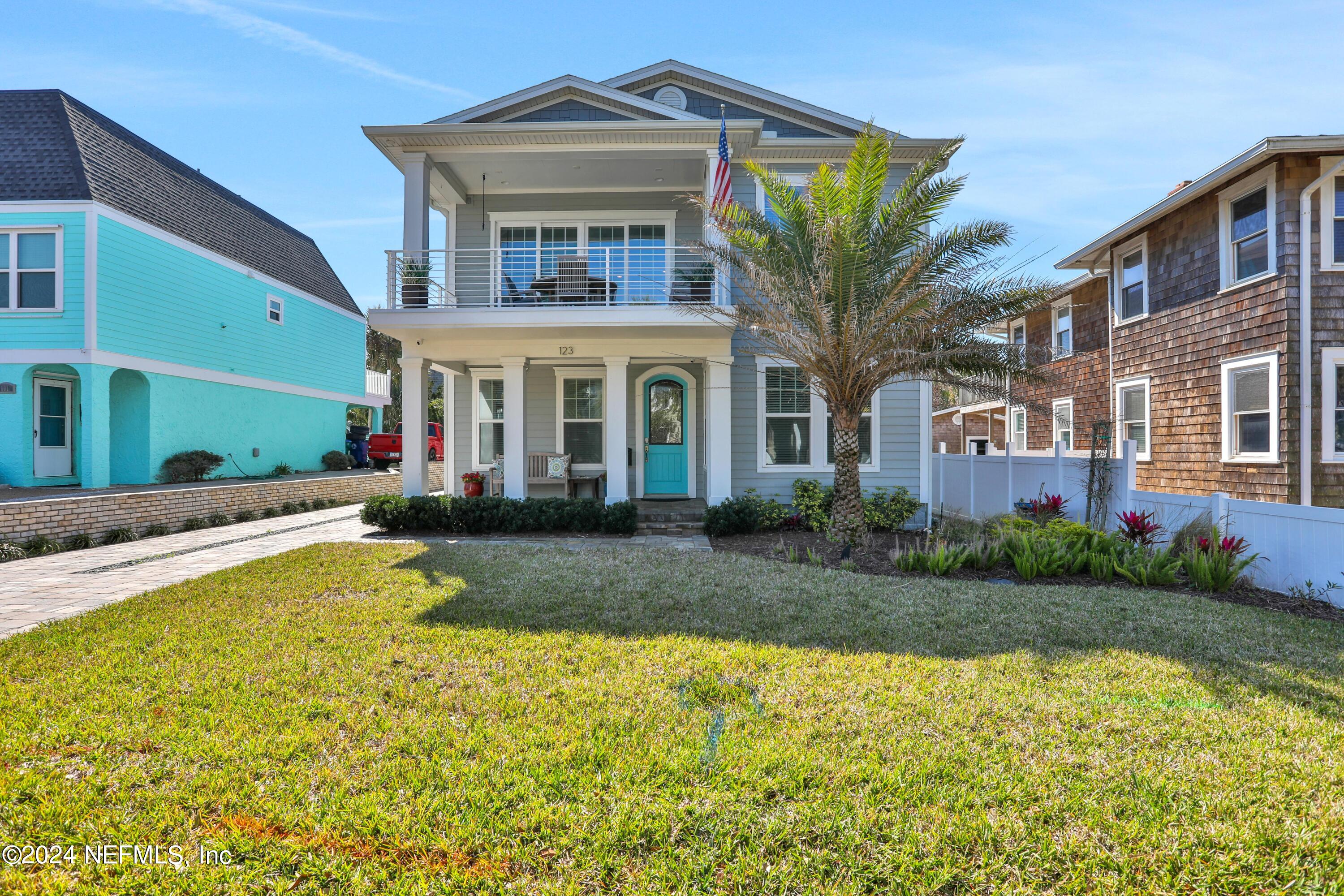 123 BOWLES Street