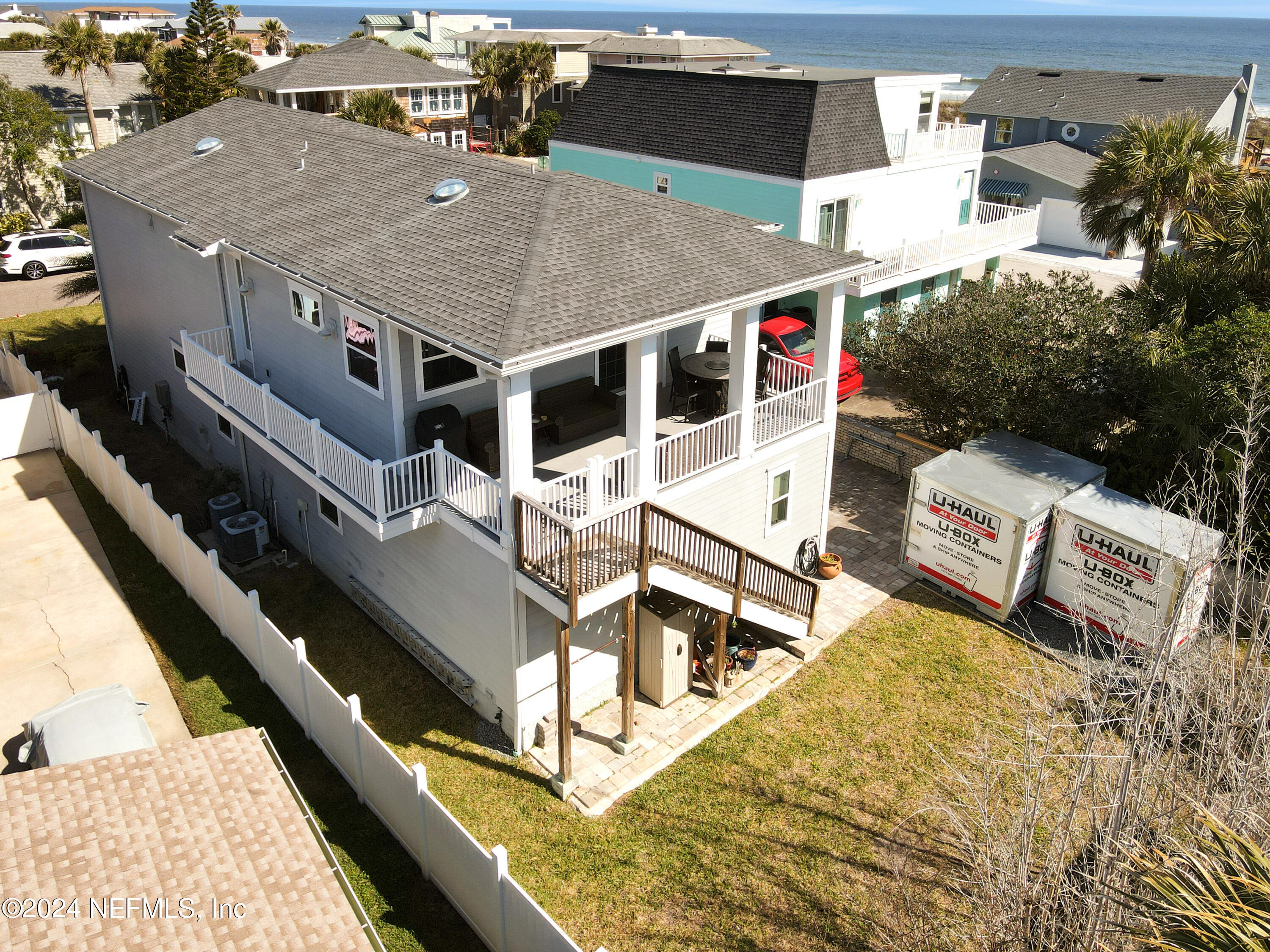 123 BOWLES Street
