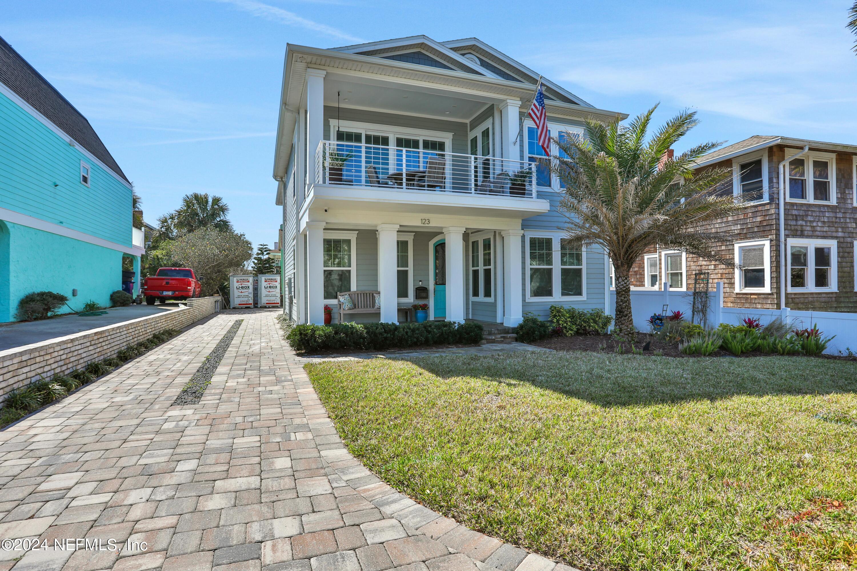 123 BOWLES Street