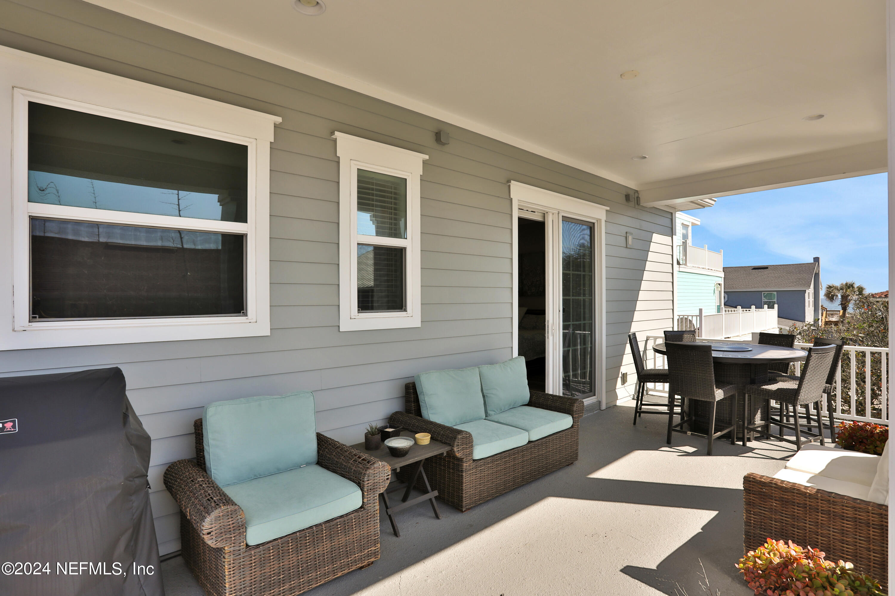 123 BOWLES Street