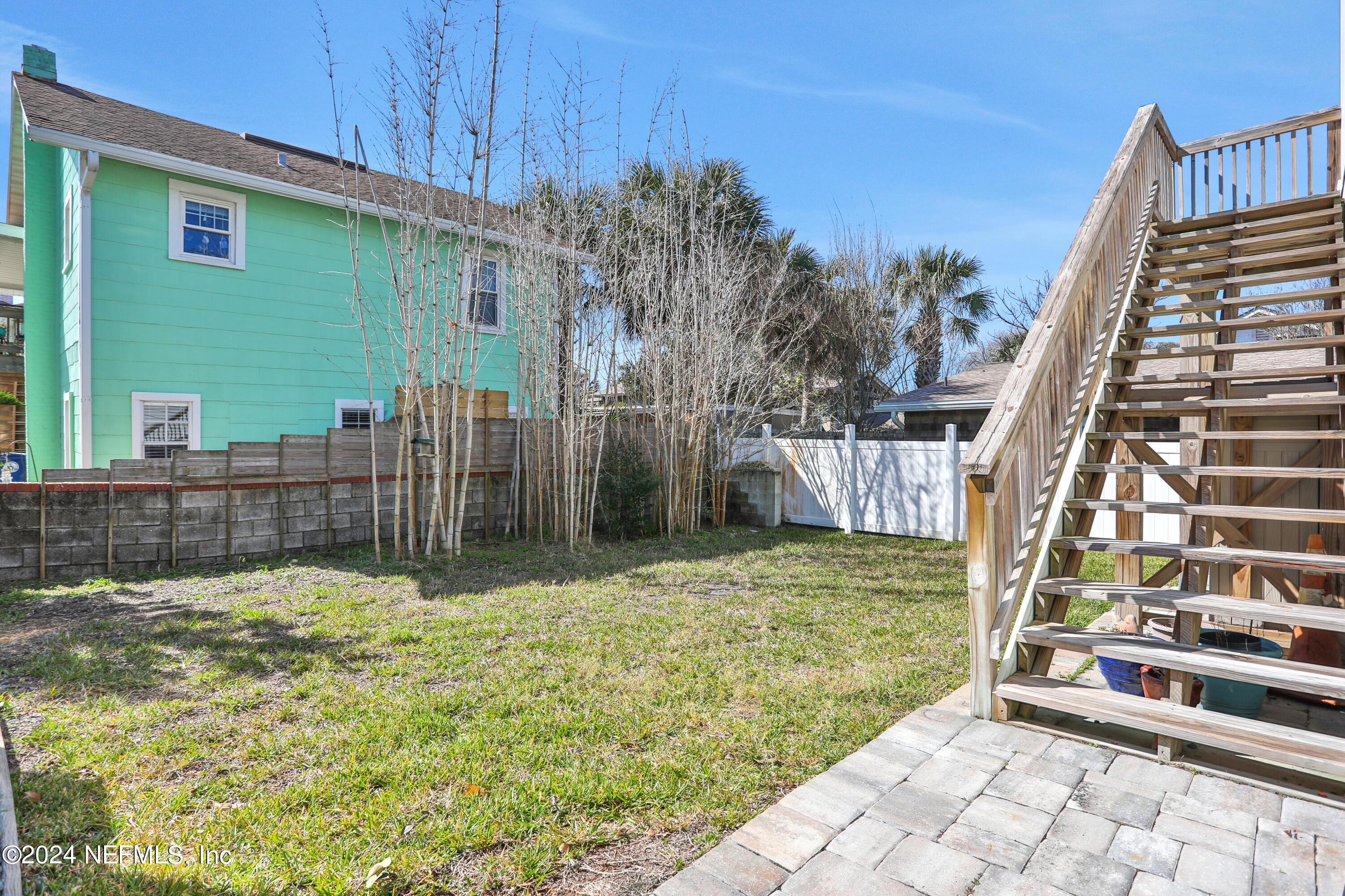 123 BOWLES Street