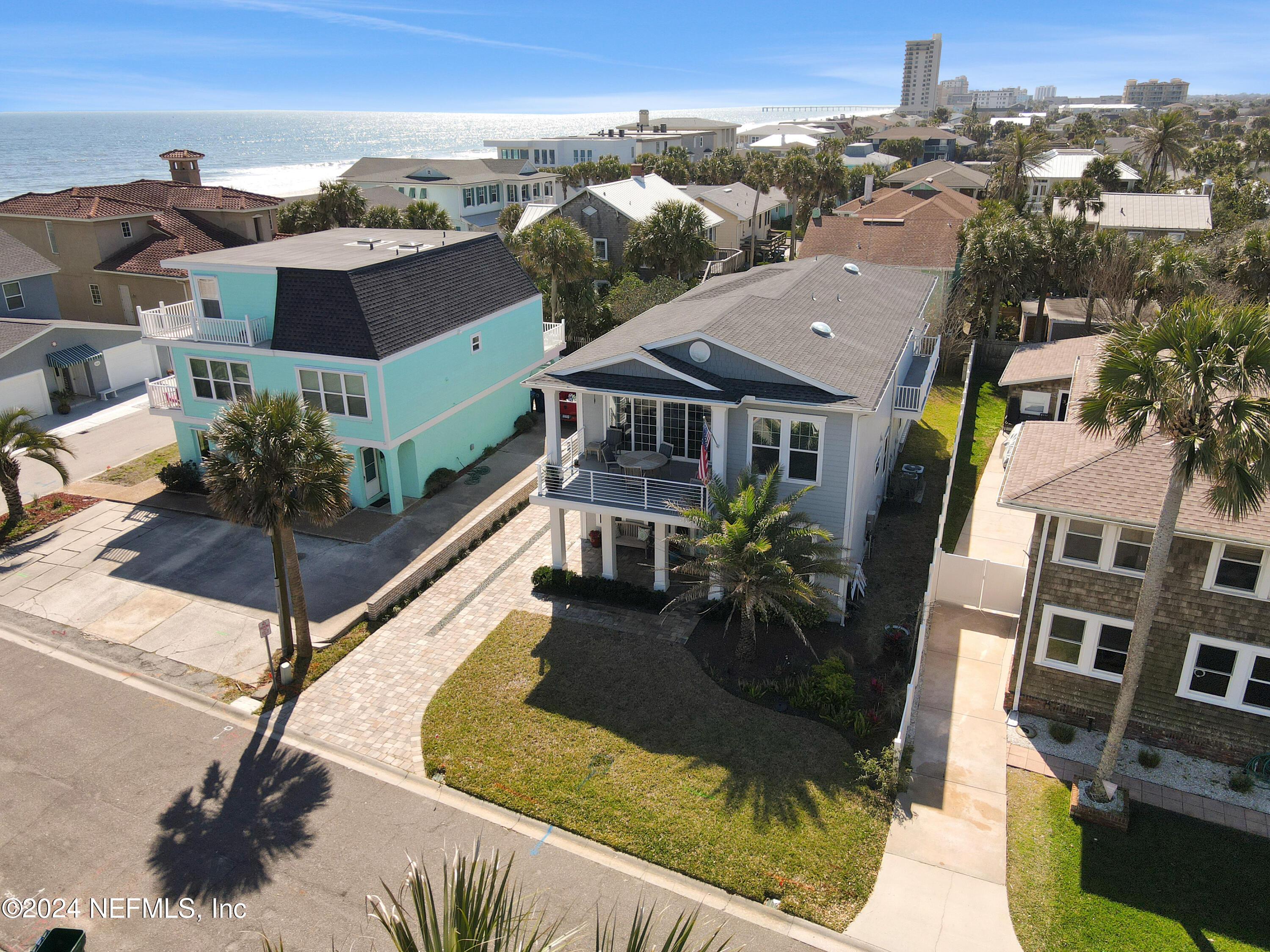 123 BOWLES Street