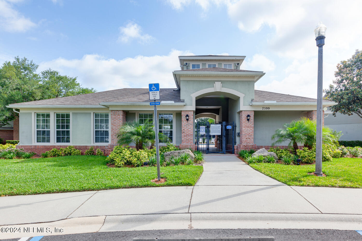 7522 RED CRANE Lane