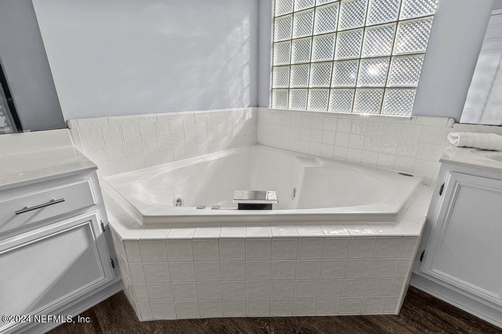 5544 DOVER CREST Lane