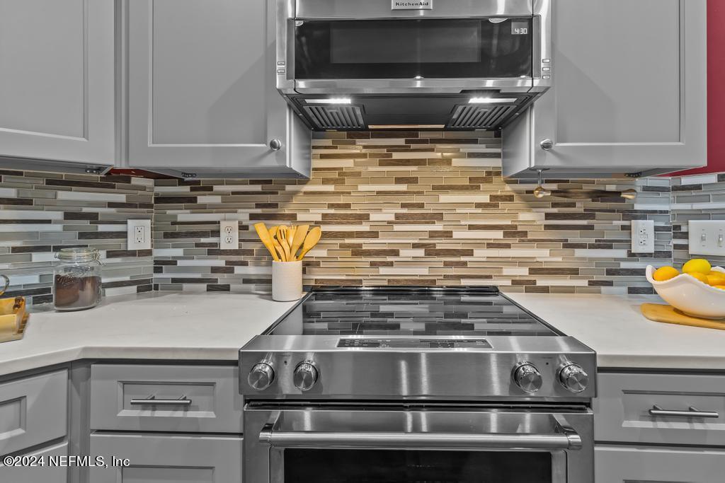 5544 DOVER CREST Lane