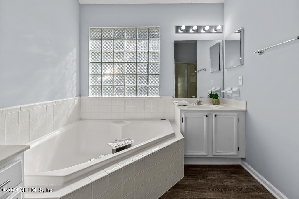 5544 DOVER CREST Lane