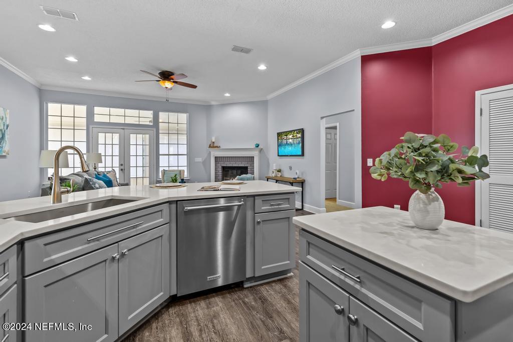 5544 DOVER CREST Lane