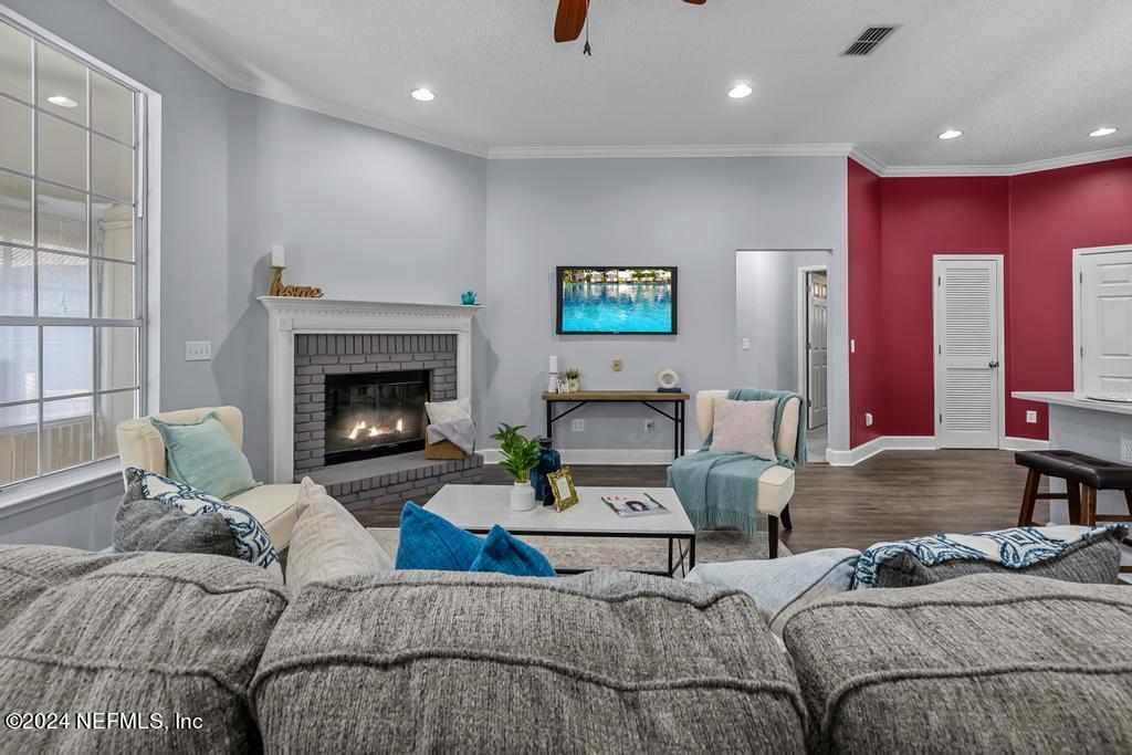 5544 DOVER CREST Lane