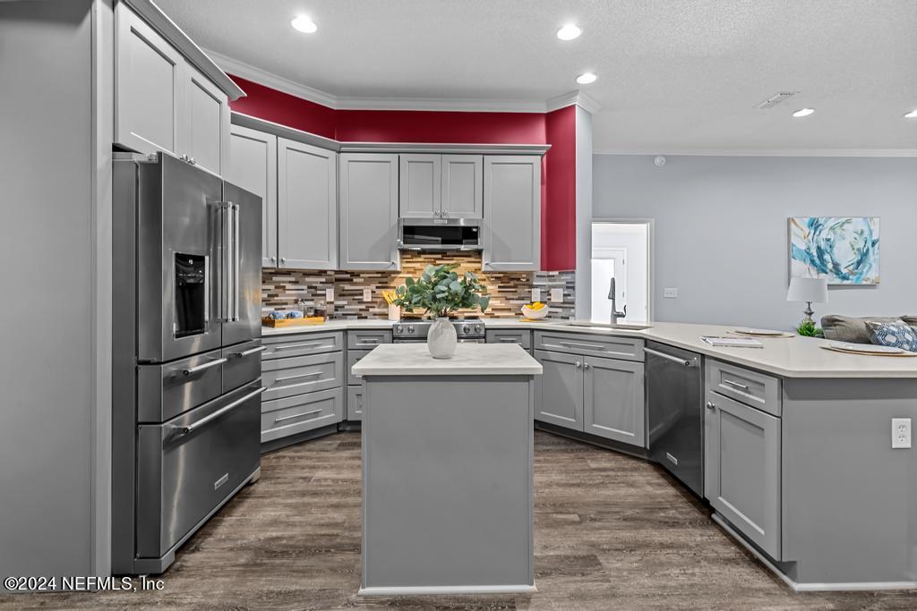 5544 DOVER CREST Lane