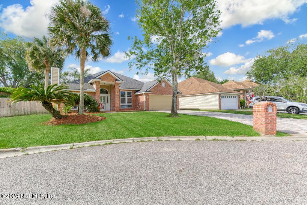 5544 DOVER CREST Lane