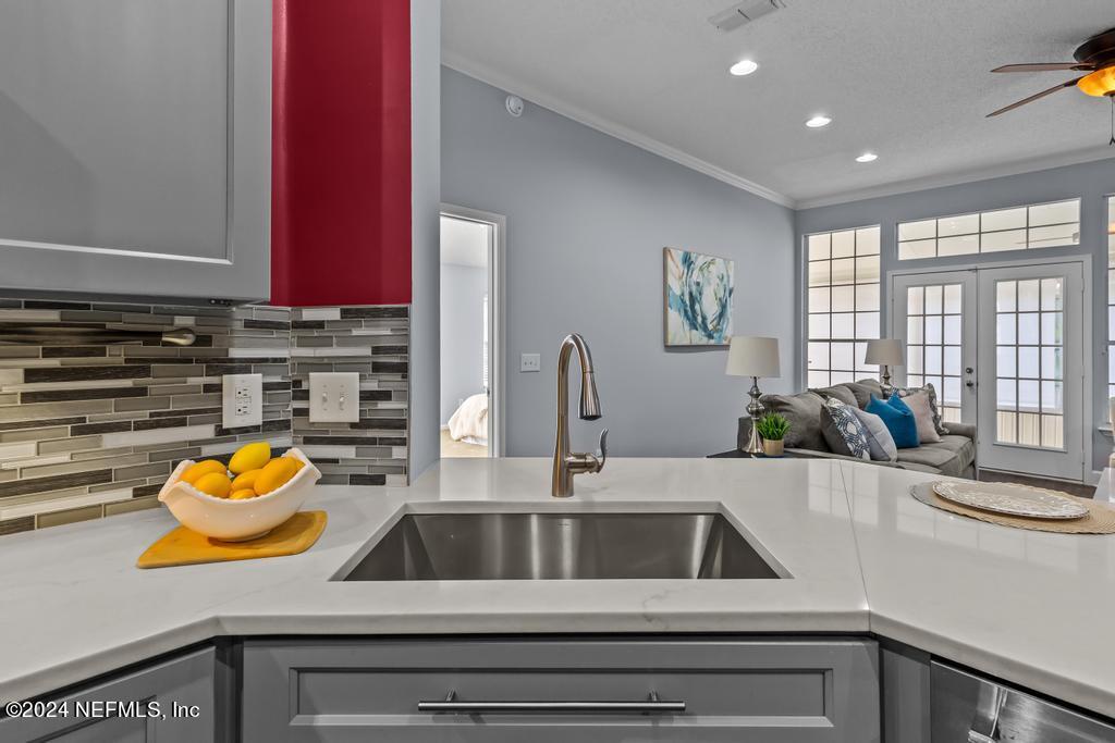 5544 DOVER CREST Lane