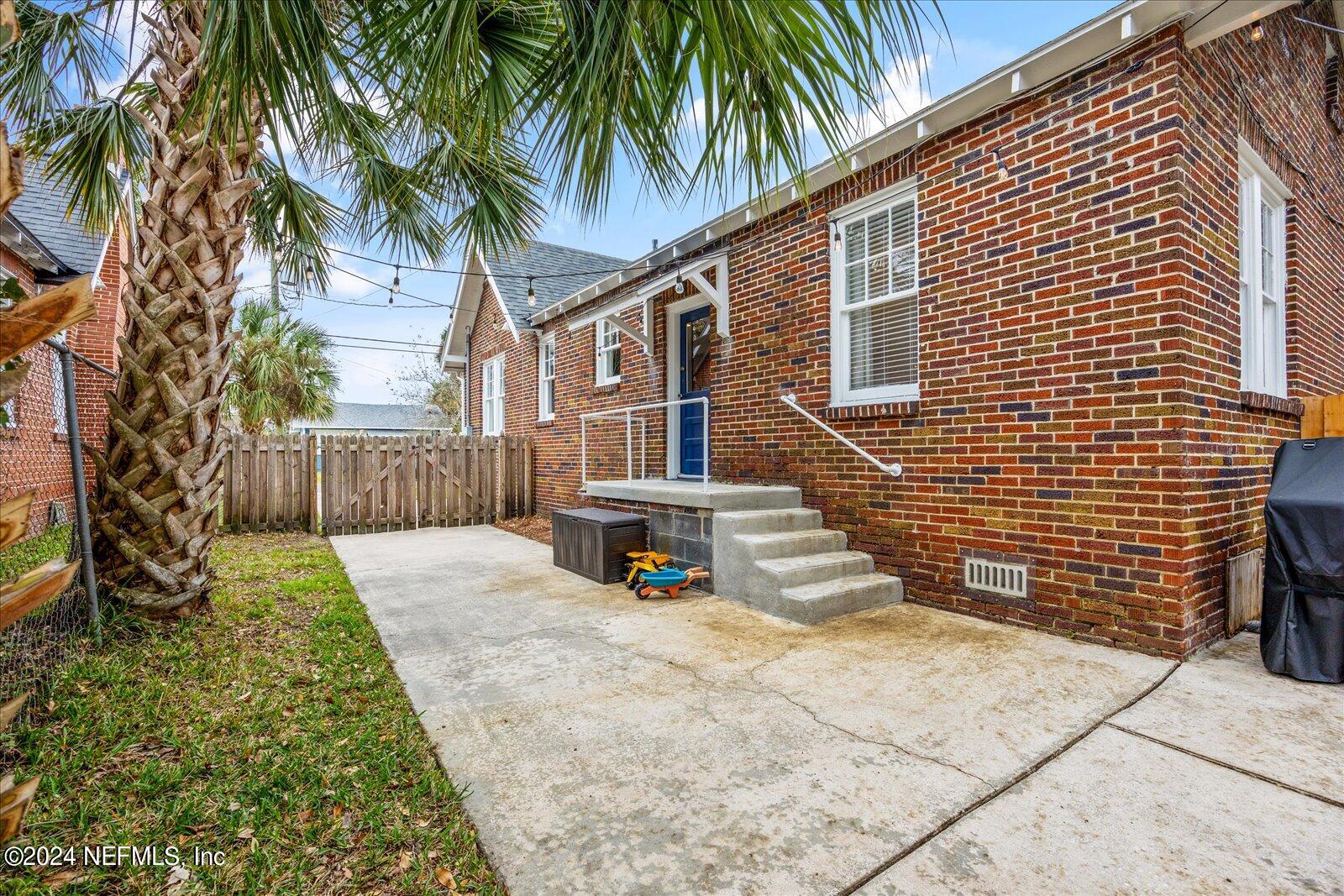2677 COLLEGE Street