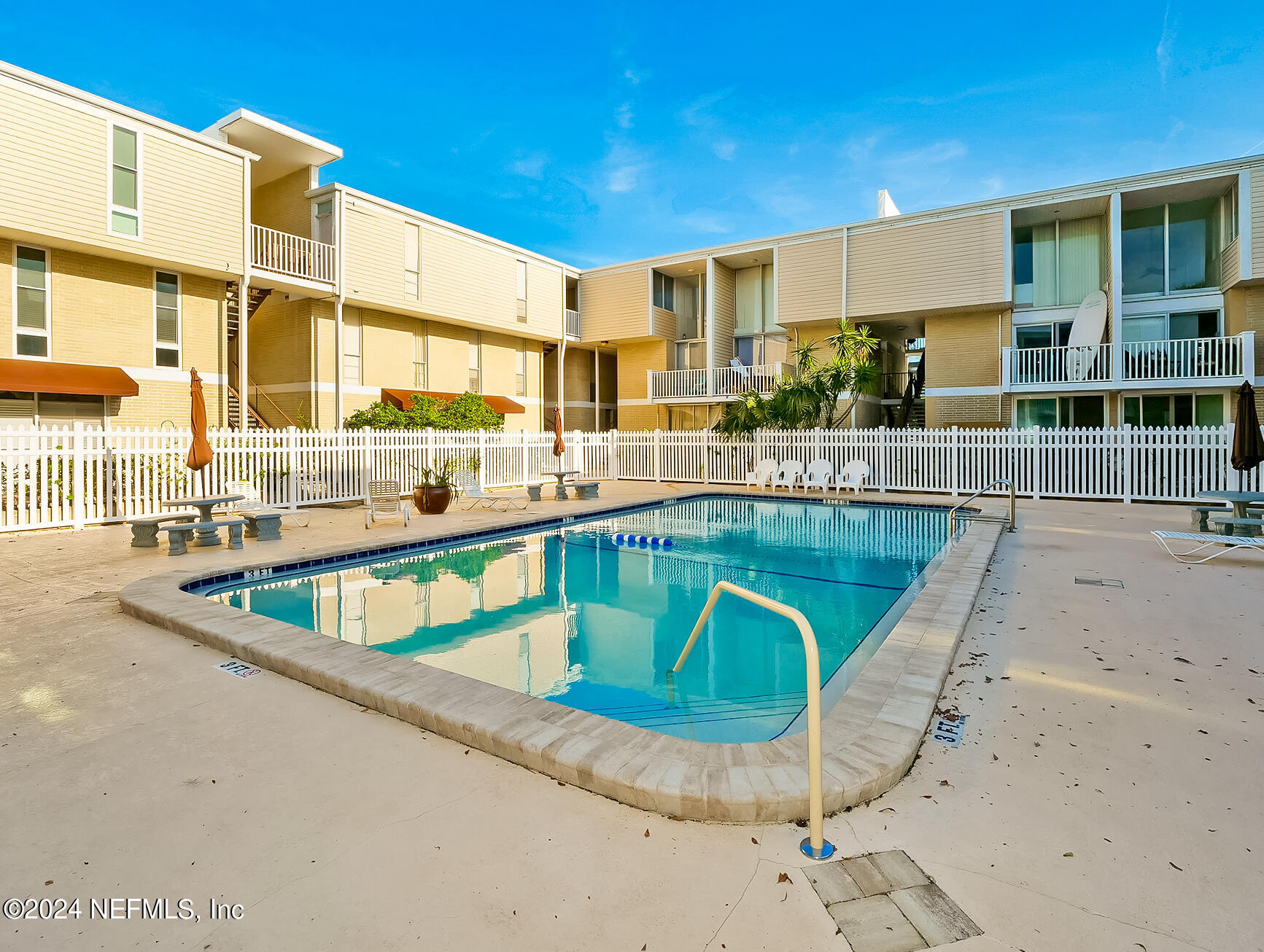 901 OCEAN Boulevard, 74