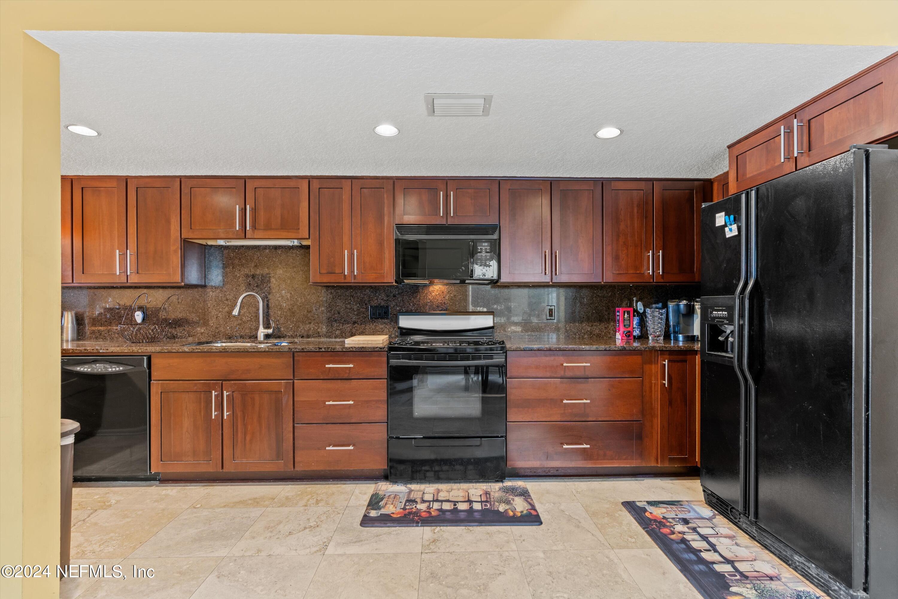 724 OCEANFRONT