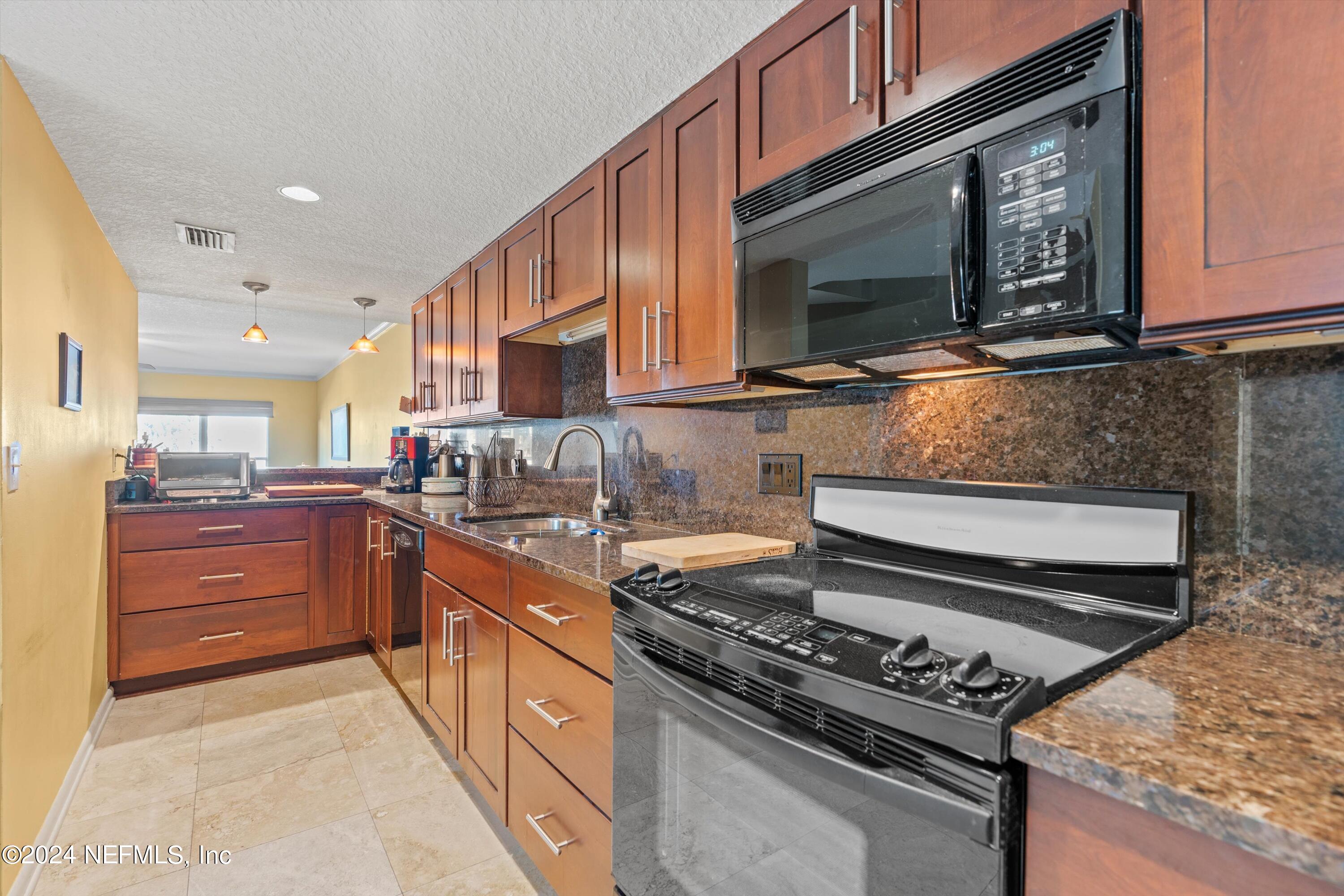 724 OCEANFRONT