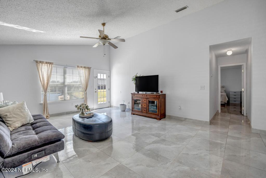 6264 IRONSIDE Drive N